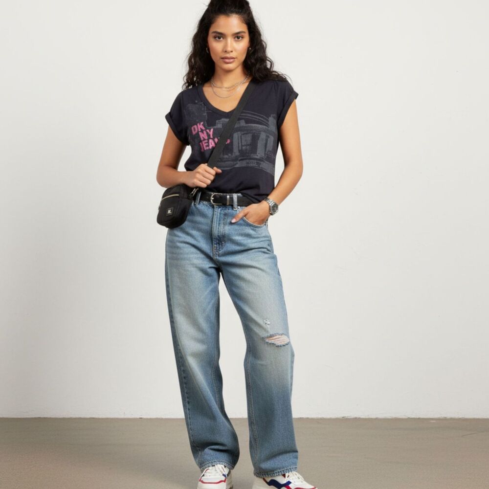DKNY Jeans Logo NY City 100% Cotton Women's Vneck Pullover Y2K 90's Baby Tee S